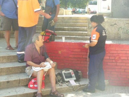 Căldura face victime: un vârstnic s-a prăbuşit la pământ, în zona Far